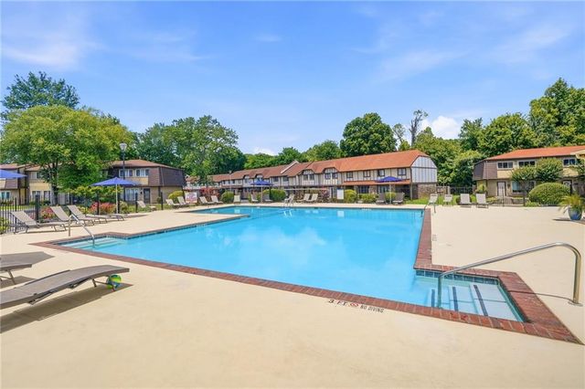1807 Ashborough Circle SE E, Marietta, GA 30067
