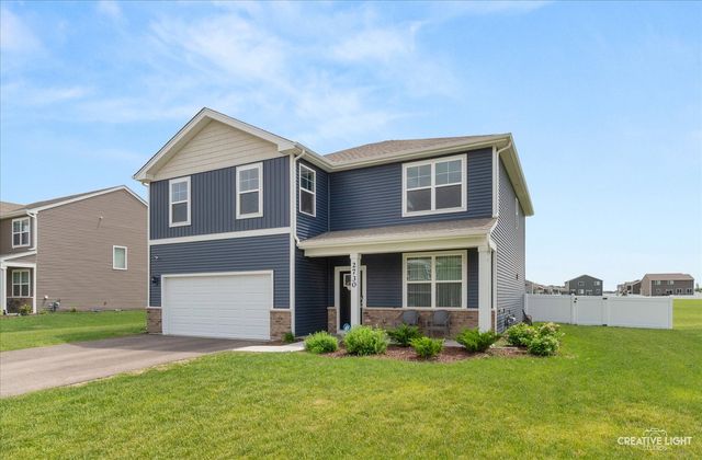 2730 Berrywood Lane, Yorkville, IL 60560