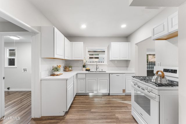 44636 Cedar Avenue, Lancaster, CA 93534