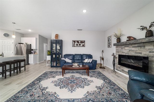 6 MALAUKA CIRCLE, Ocklawaha, FL 32179