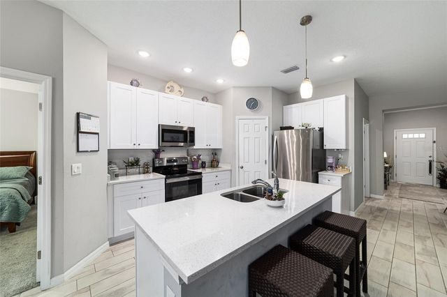 6 MALAUKA CIRCLE, Ocklawaha, FL 32179