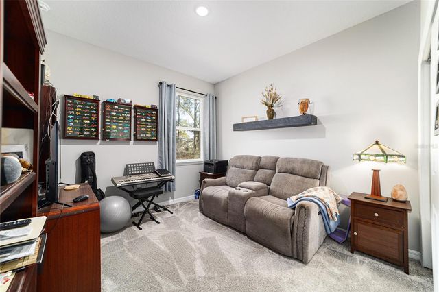 6 MALAUKA CIRCLE, Ocklawaha, FL 32179