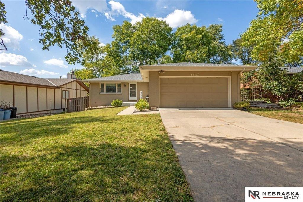 4441 S 58th Street, Lincoln, NE 68516