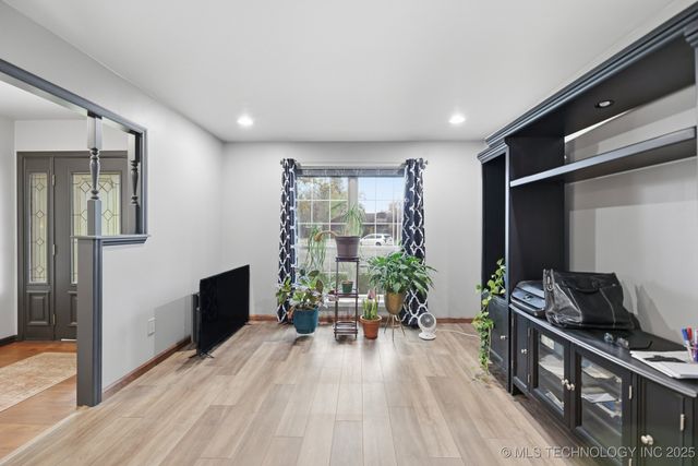 10107 E 26th Place, Tulsa, OK 74129