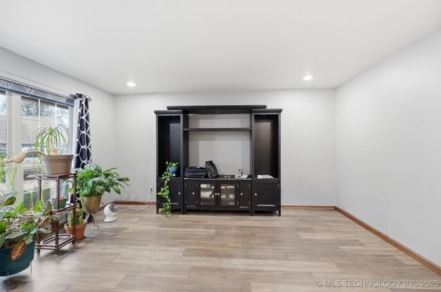 10107 E 26th Place, Tulsa, OK 74129