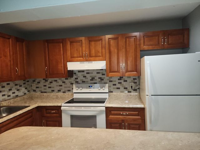 4174 Inverrary Drive 811, Lauderhill, FL 33319