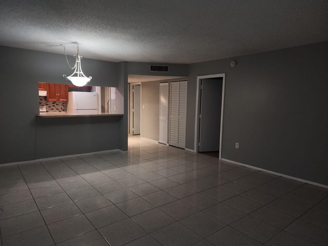 4174 Inverrary Drive 811, Lauderhill, FL 33319
