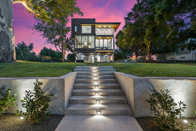 613 Lake St, Kingsland, TX 78639