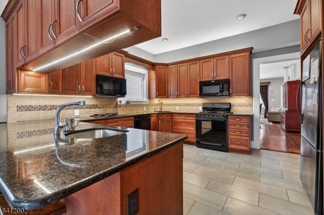 29 Temple Pl, Passaic City, NJ 07055