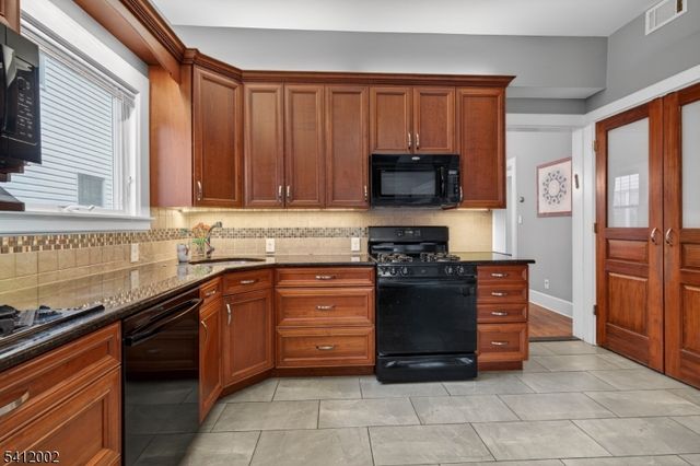 29 Temple Pl, Passaic City, NJ 07055