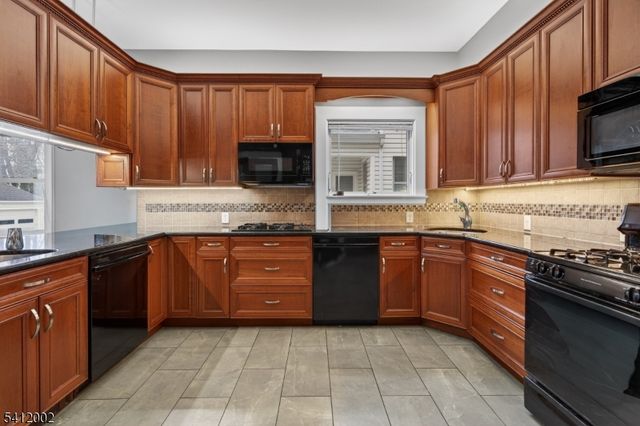 29 Temple Pl, Passaic City, NJ 07055