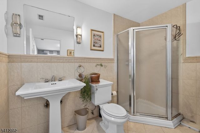 29 Temple Pl, Passaic City, NJ 07055