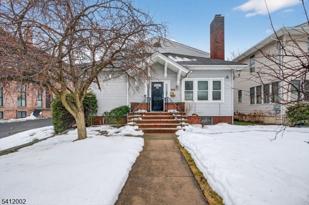 29 Temple Pl, Passaic City, NJ 07055