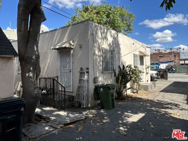186 E Vernon Avenue, Los Angeles, CA 90011