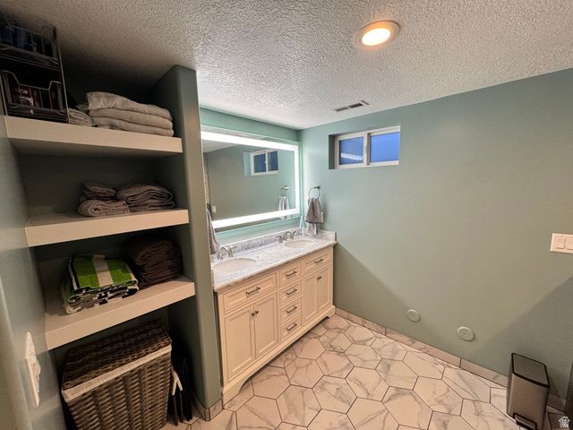 8218 S COOLIDGE ST, Midvale, UT 84047