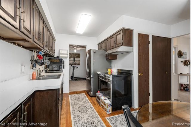 20928 E Glen Haven Circle, Northville, MI 48167