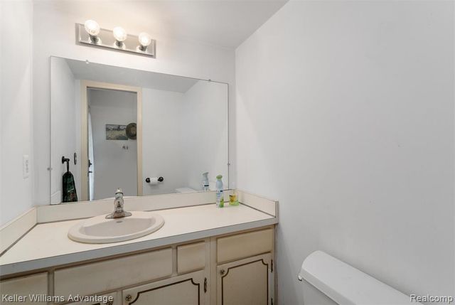 20928 E Glen Haven Circle, Northville, MI 48167
