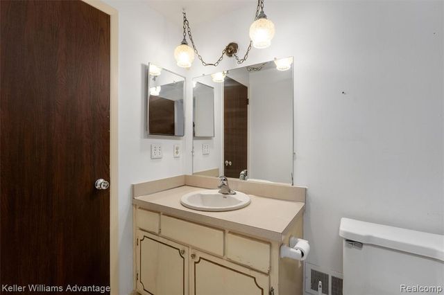 20928 E Glen Haven Circle, Northville, MI 48167