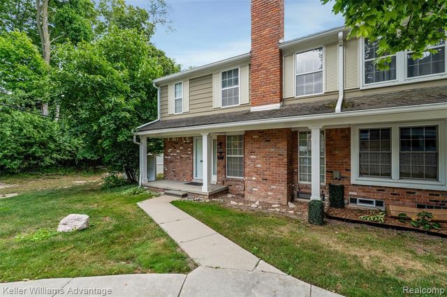 20928 E Glen Haven Circle, Northville, MI 48167