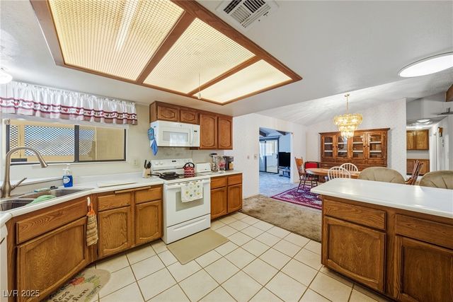 1640 West Donner Street, Pahrump, NV 89048