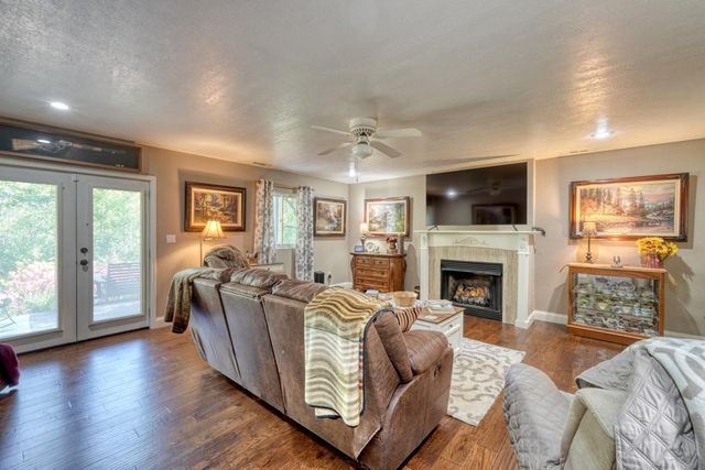 5940 Jackson Lane, Young Harris, GA 30582