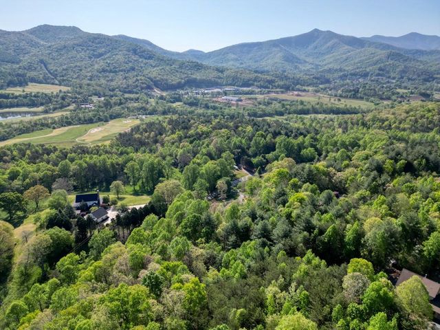 5940 Jackson Lane, Young Harris, GA 30582