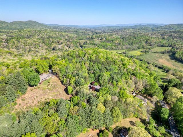 5940 Jackson Lane, Young Harris, GA 30582