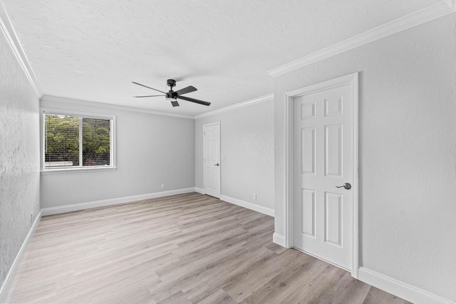1866 Fairview Villas Drive 3, Palm Springs, FL 33406