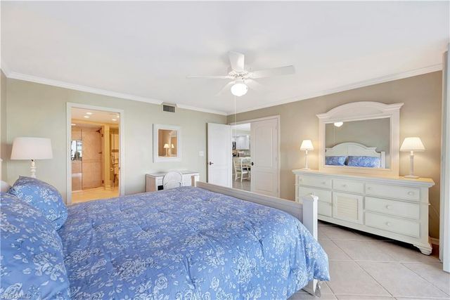 6131 Pelican Bay BLVD 7, Naples, FL 34108