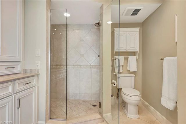 6131 Pelican Bay BLVD 7, Naples, FL 34108