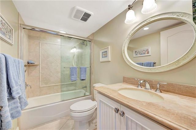 6131 Pelican Bay BLVD 7, Naples, FL 34108