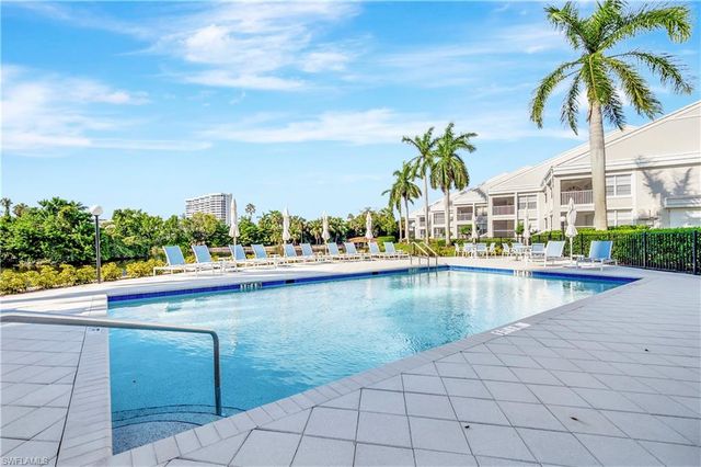 6131 Pelican Bay BLVD 7, Naples, FL 34108