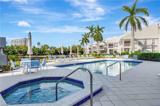 6131 Pelican Bay BLVD 7, Naples, FL 34108