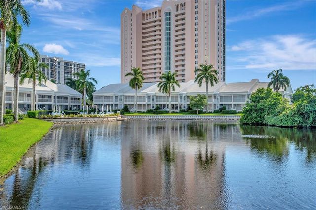 6131 Pelican Bay BLVD 7, Naples, FL 34108
