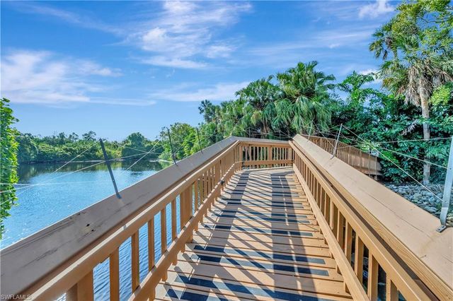 6131 Pelican Bay BLVD 7, Naples, FL 34108