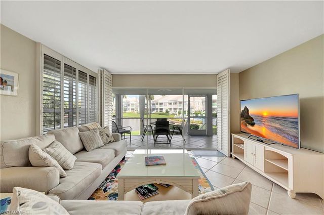 6131 Pelican Bay BLVD 7, Naples, FL 34108