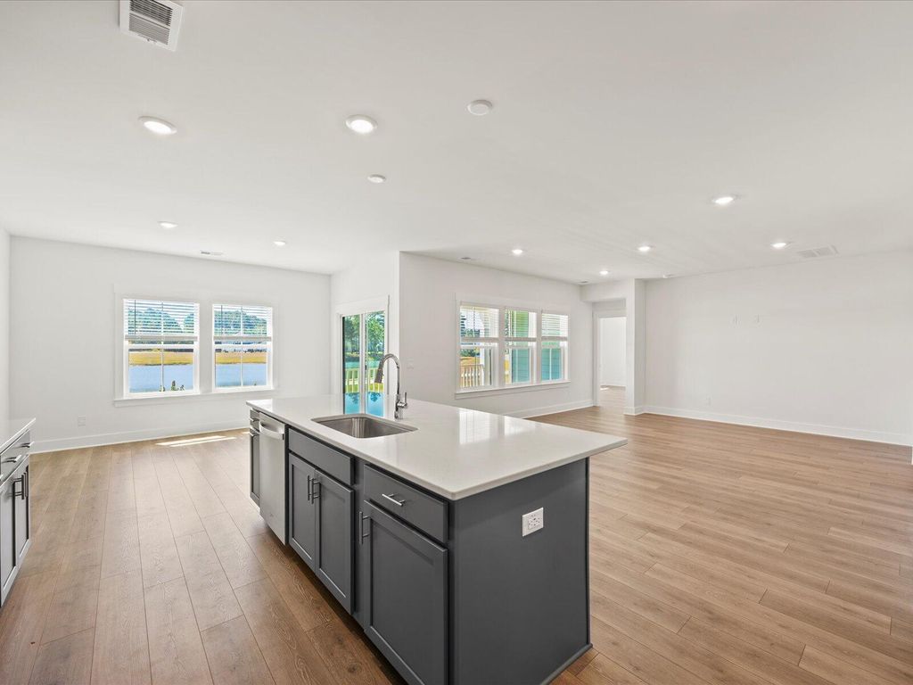 Image 10 of property listing at 378 Calm Water Way, Summerville, SC 29486