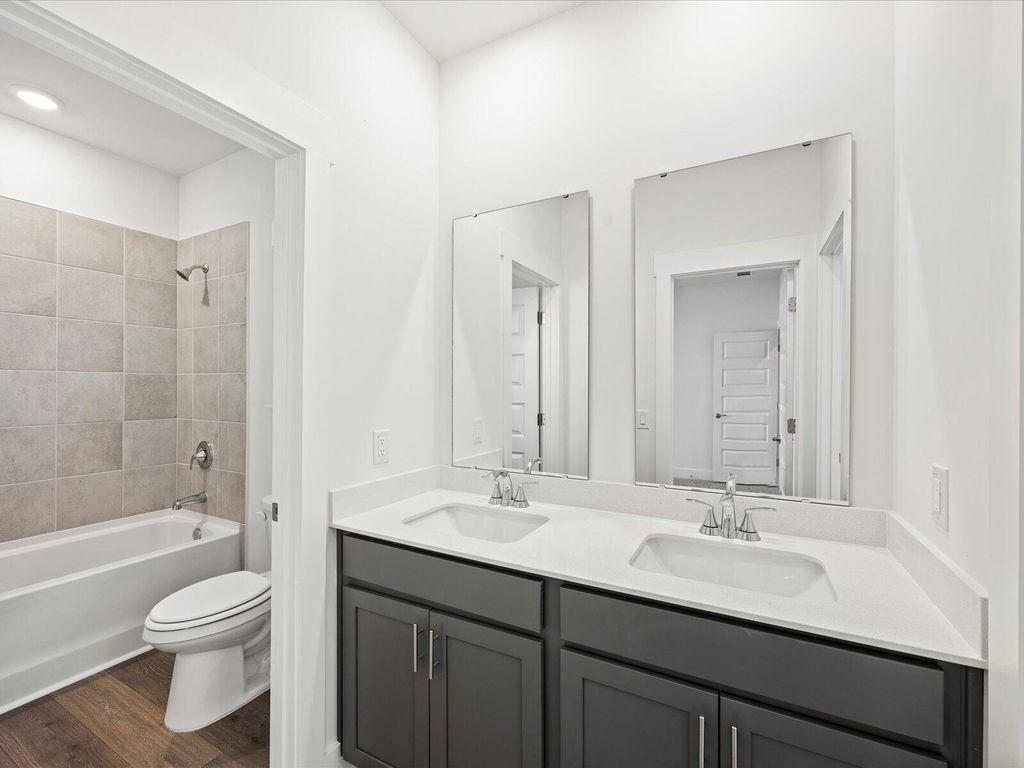 Image 5 of property listing at 378 Calm Water Way, Summerville, SC 29486