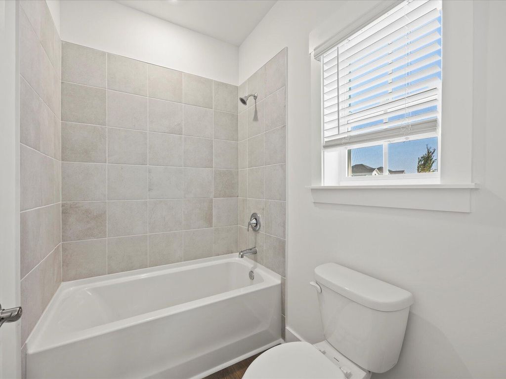 Image 6 of property listing at 378 Calm Water Way, Summerville, SC 29486