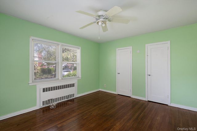 32 Croyden, New Hyde Park, NY 11040