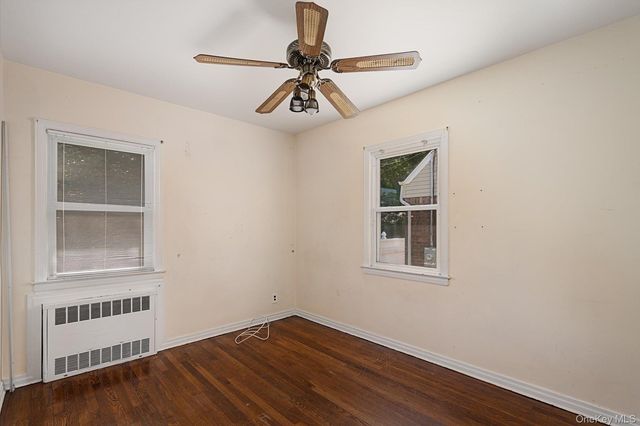 32 Croyden, New Hyde Park, NY 11040