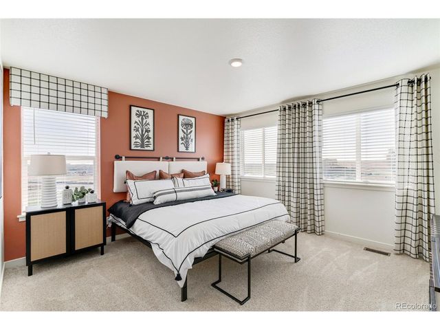 926 Red Star Ln, Johnstown, CO 80534