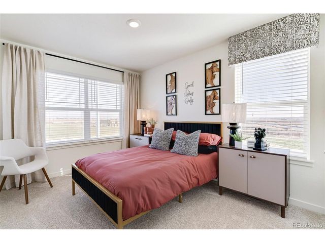 926 Red Star Ln, Johnstown, CO 80534
