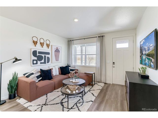 926 Red Star Ln, Johnstown, CO 80534