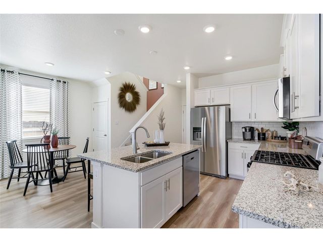926 Red Star Ln, Johnstown, CO 80534