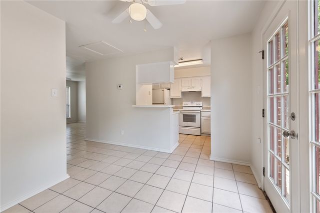 1904 Dartmouth Street S4, College Station, TX 77840