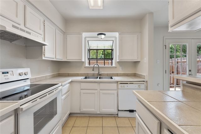 1904 Dartmouth Street S4, College Station, TX 77840