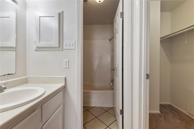 1904 Dartmouth Street S4, College Station, TX 77840