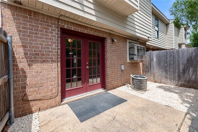 1904 Dartmouth Street S4, College Station, TX 77840