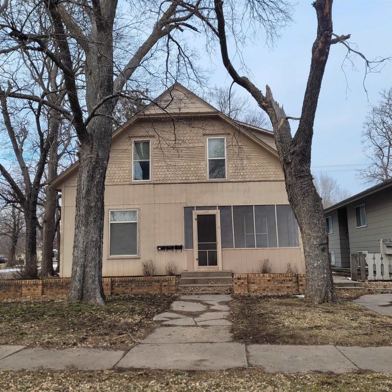 130 W Kirwin Ave., Salina, KS 67401